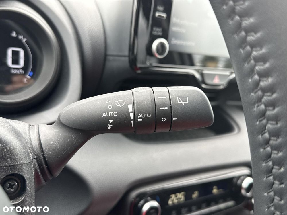 Toyota Yaris Hybrid 1.5 Comfort - 17