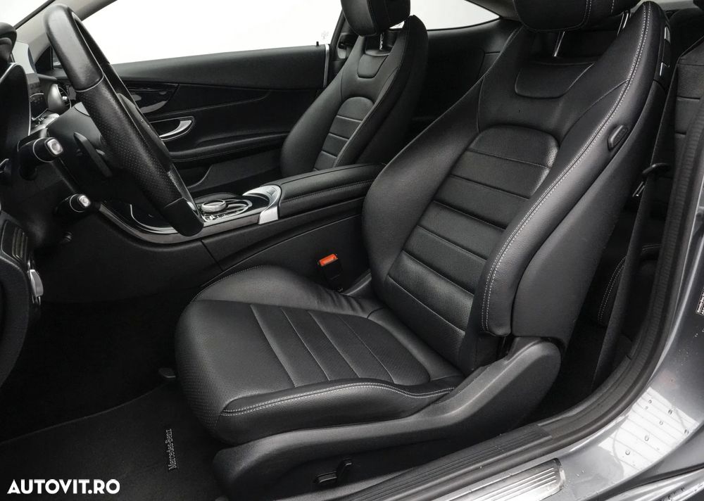 Mercedes-Benz C - 12