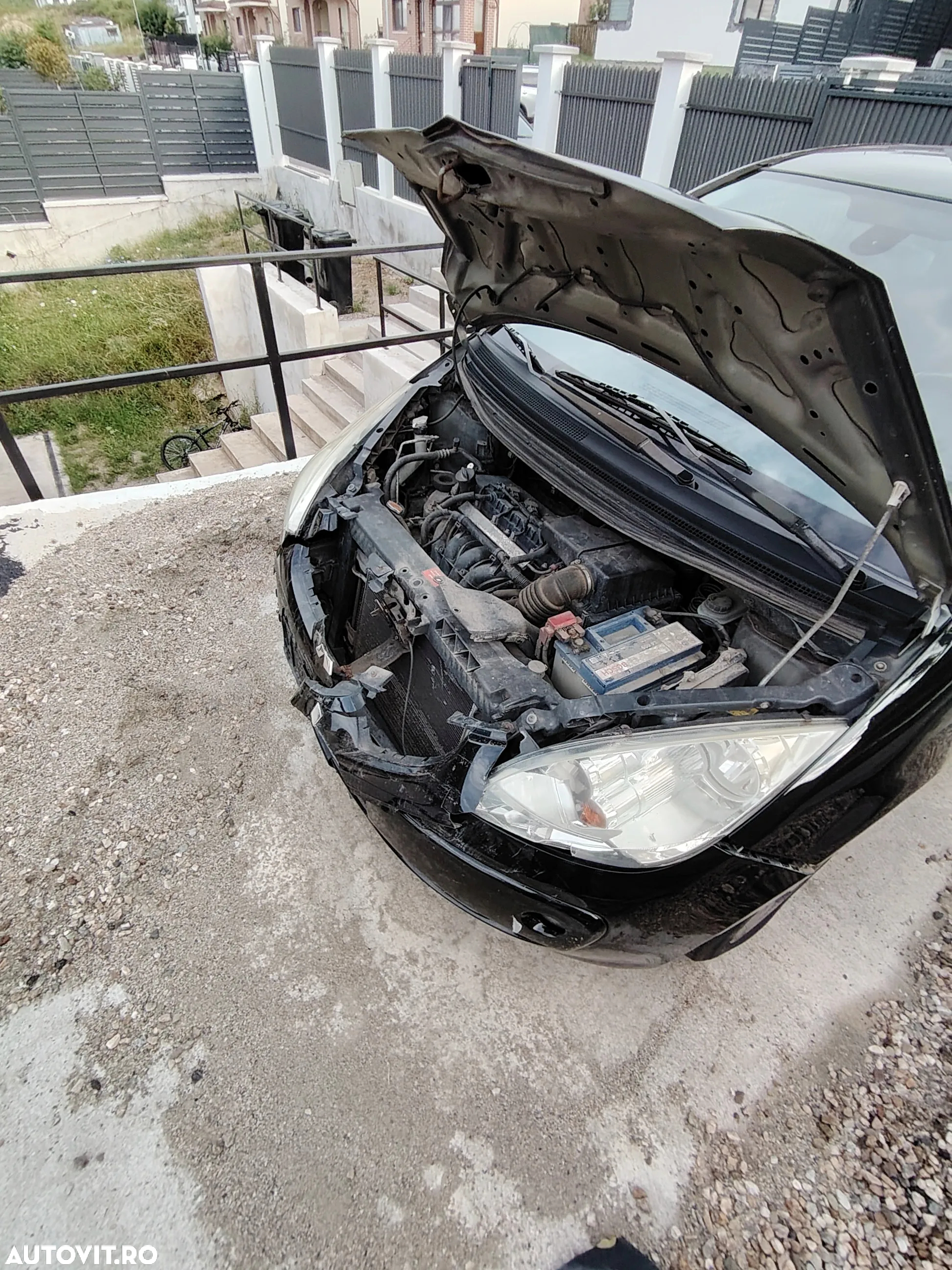 Mitsubishi Colt - 2