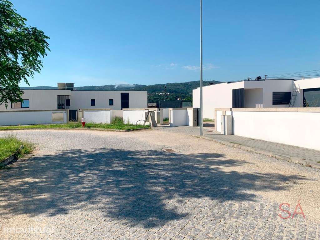 Moradia T3 nova individual térrea com jardim e excelentes áreas em ... - Grande imagem: 3/12