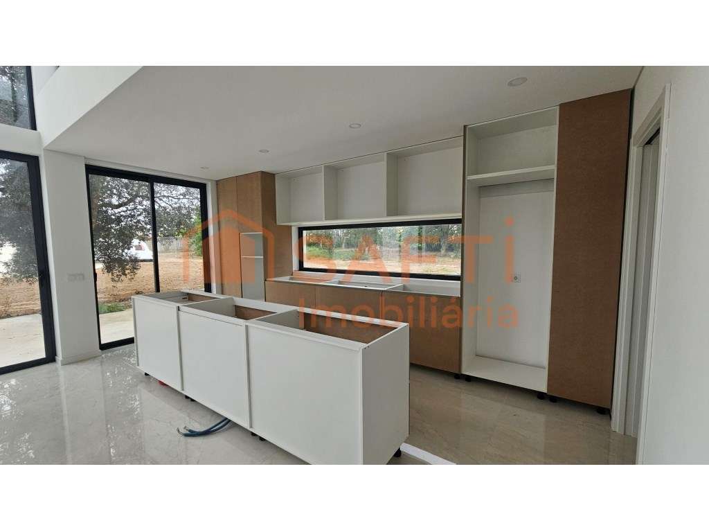 Moradia T4 com casa de hóspedes na Póvoa de Varzim, Porto - Grande imagem: 3/56