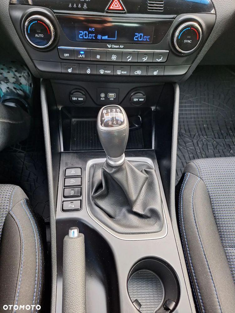 Hyundai Tucson 2.0 CRDI BlueDrive Style 2WD - 18