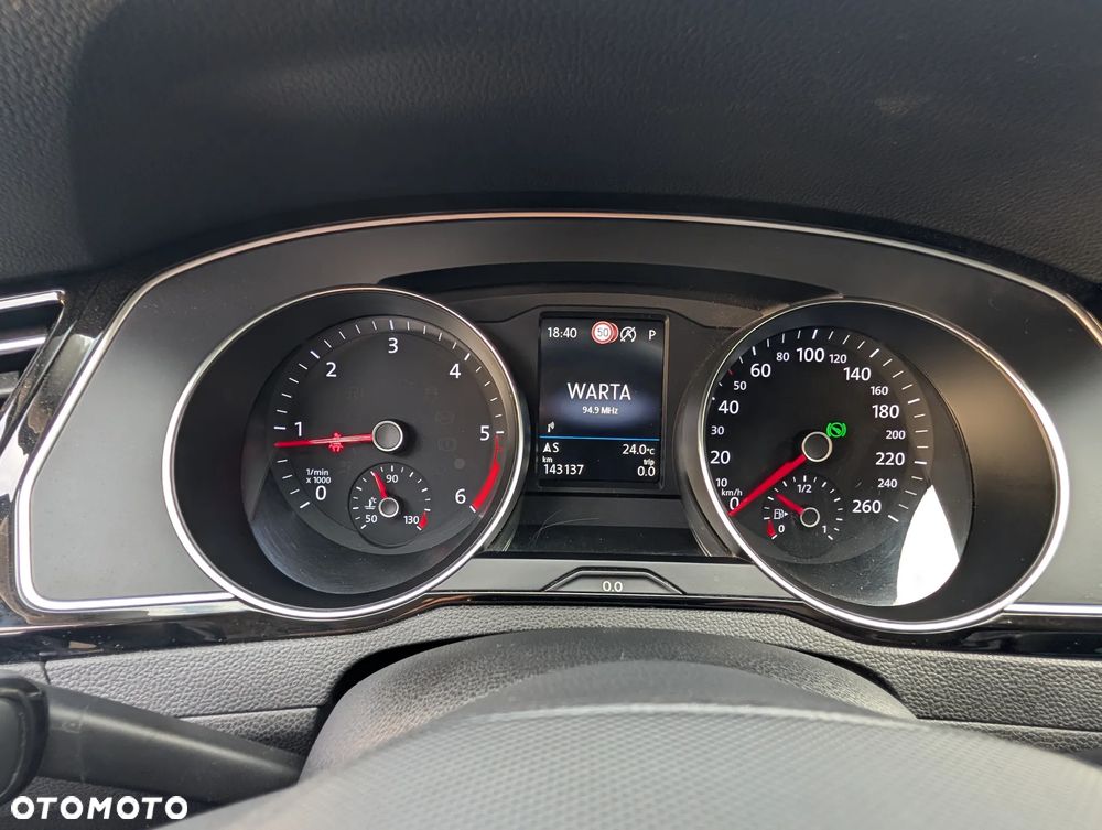 Volkswagen Passat 2.0 TDI SCR DSG - 37