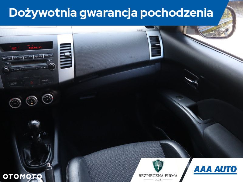 Peugeot 4007 - 9