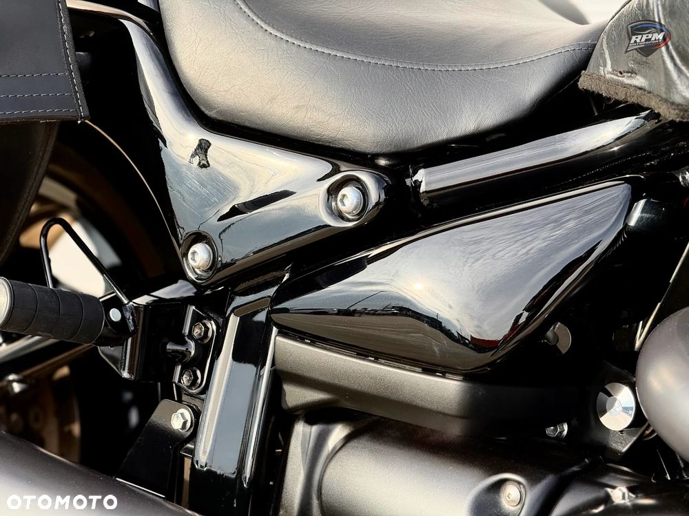 Suzuki Boulevard - 26