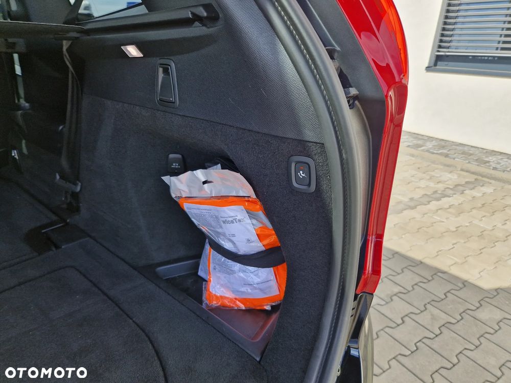 Volvo XC 90 B5 D AWD Plus Bright - 23