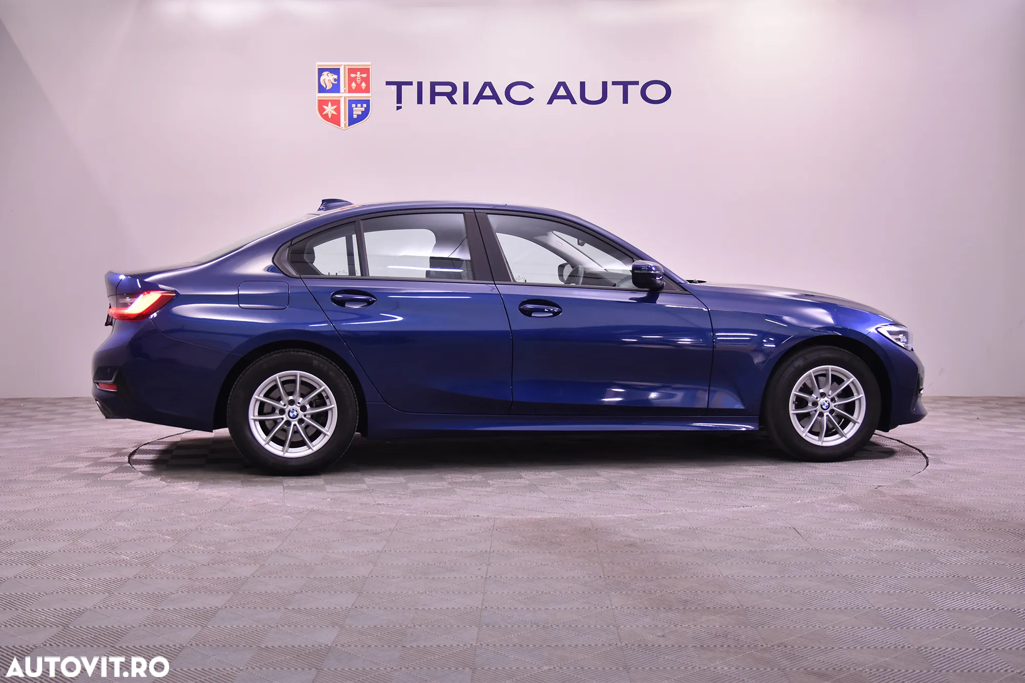 BMW Seria 3 320i AT - 6