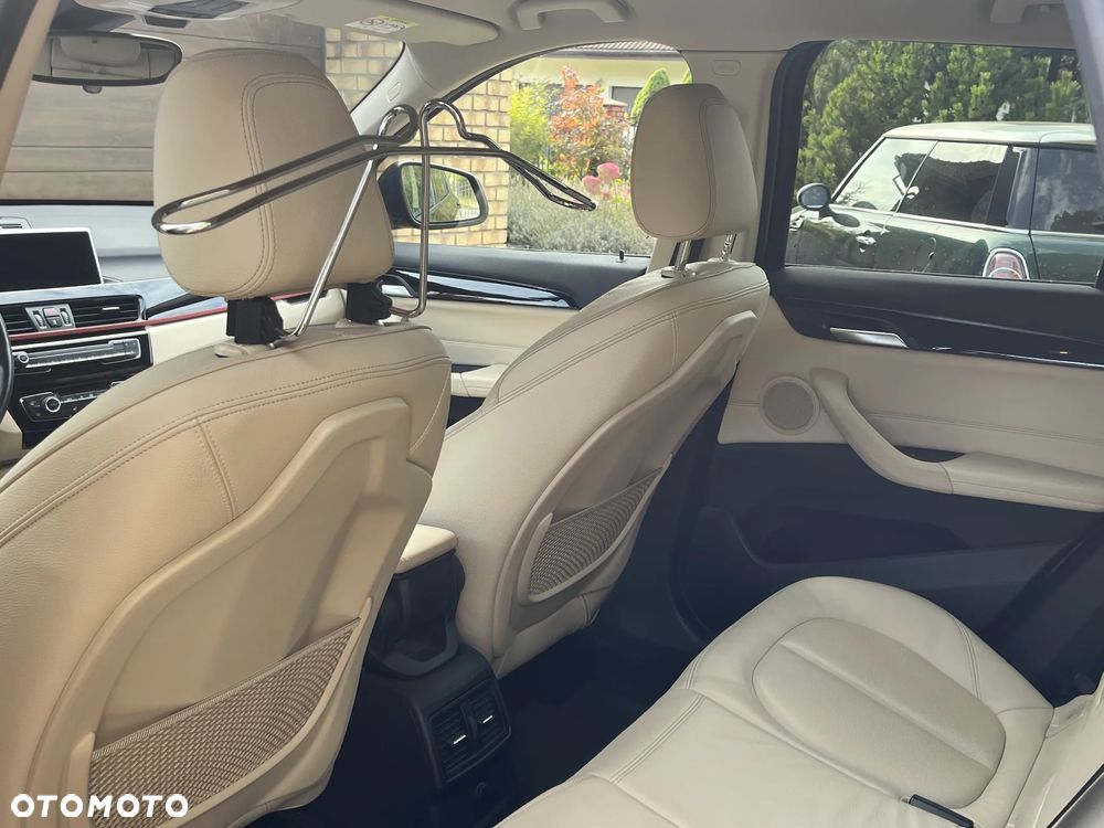 BMW X1 xDrive20i - 13