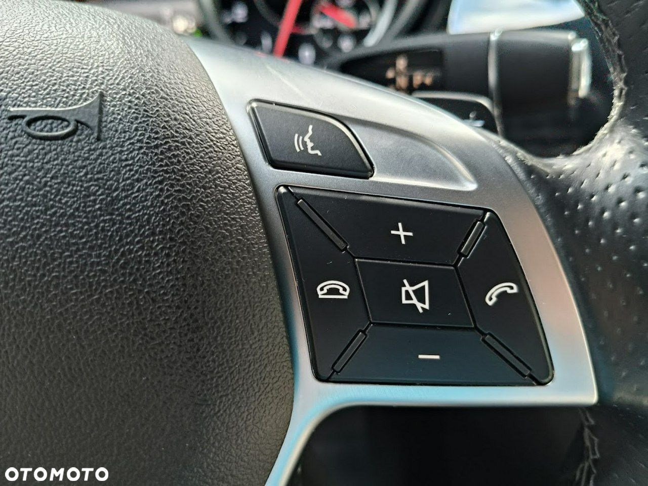 Mercedes-Benz GLS - 39