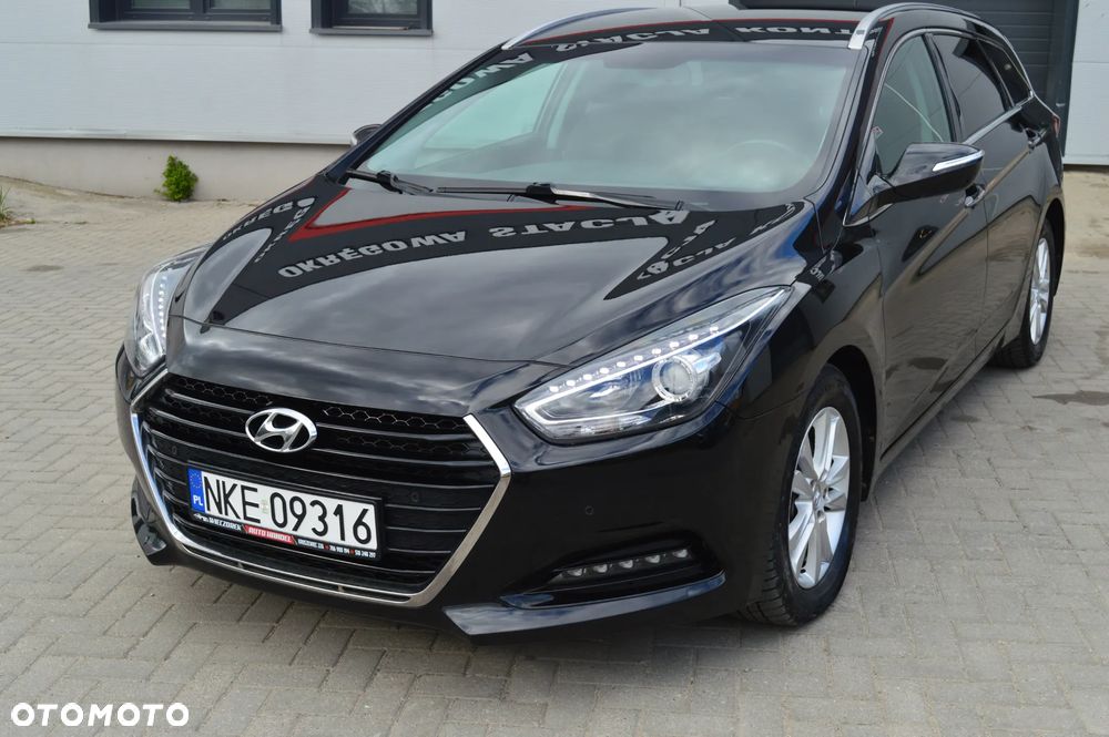 Hyundai i40 Kombi blue 1.6 Family+ - 4