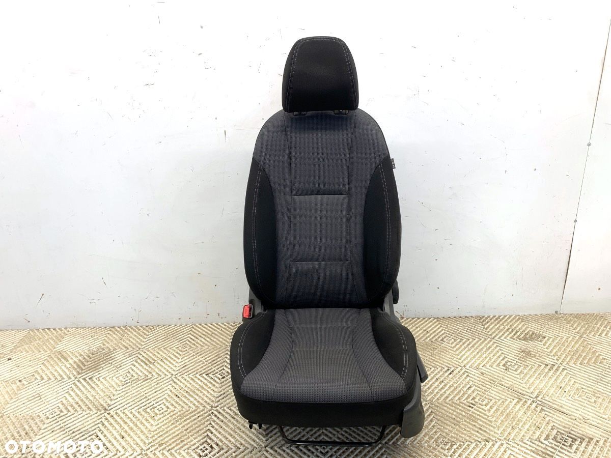 FOTEL LEWY PRZÓD - 299.00 PLN - HYUNDAI i30 (GD) 2011 - 2022 1.6 CRDi 81 kW [110 KM] olej napędowy - 1