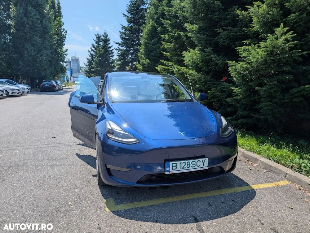 Tesla Model Y - 11