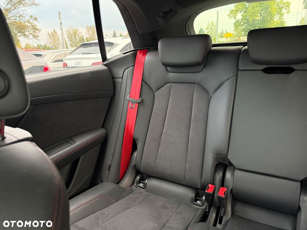 Audi Q8 - 11