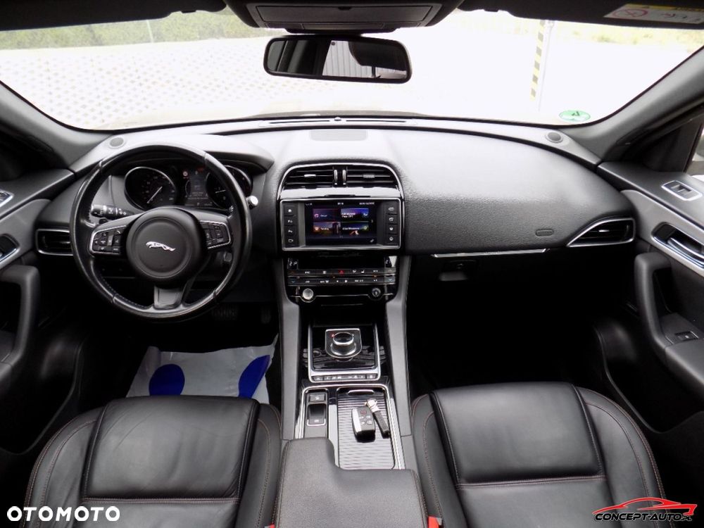 Jaguar F-Pace - 23