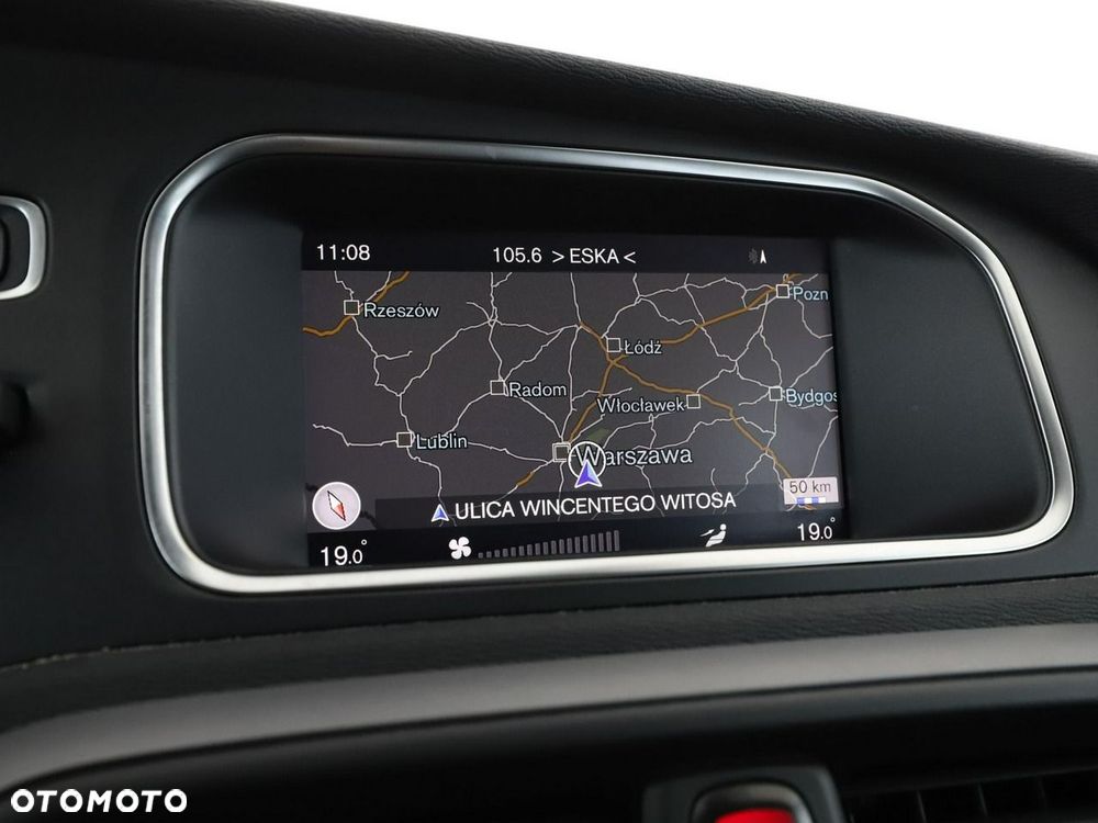 Volvo V40 T2 Momentum - 25