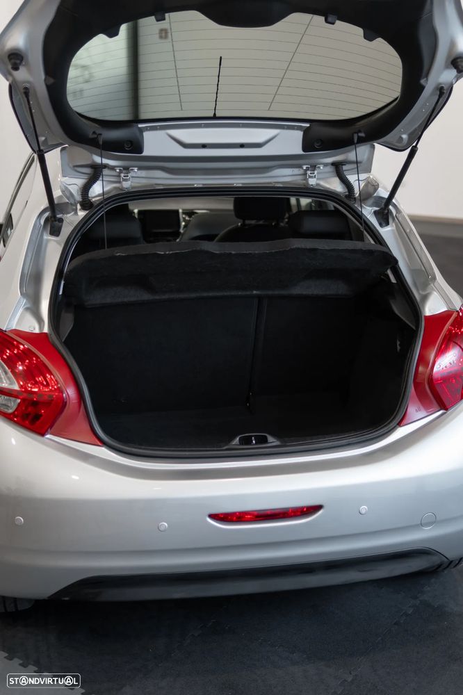 Peugeot 208 1.2 VTi SE Style - 12