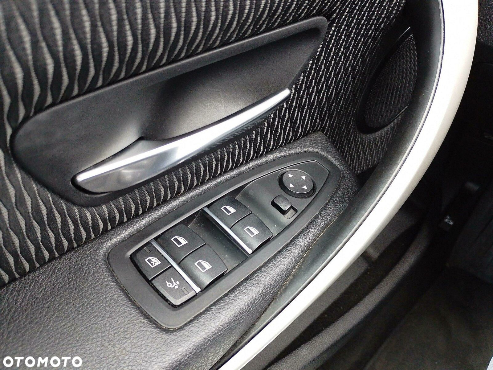 BMW Seria 3 320i GPF xDrive - 13