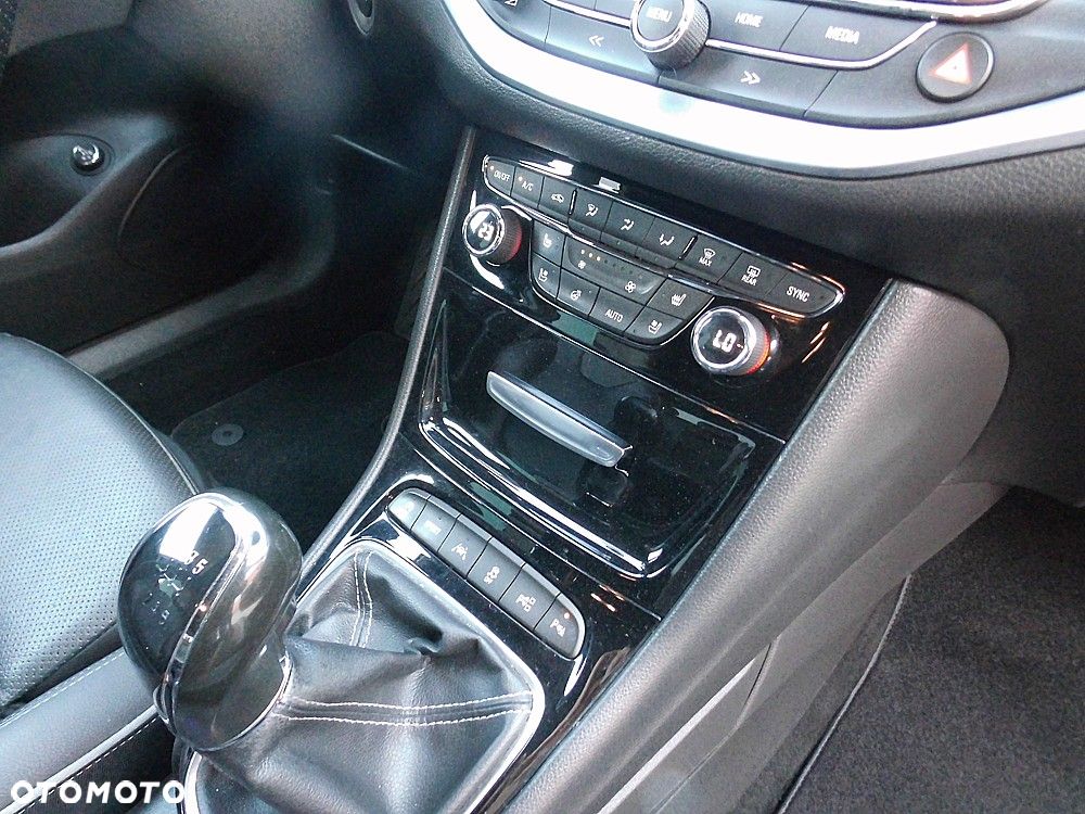 Opel Astra 1.4 Turbo Start/Stop Business - 16