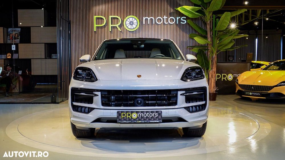 Porsche Cayenne Coupe E-Hybrid - 9