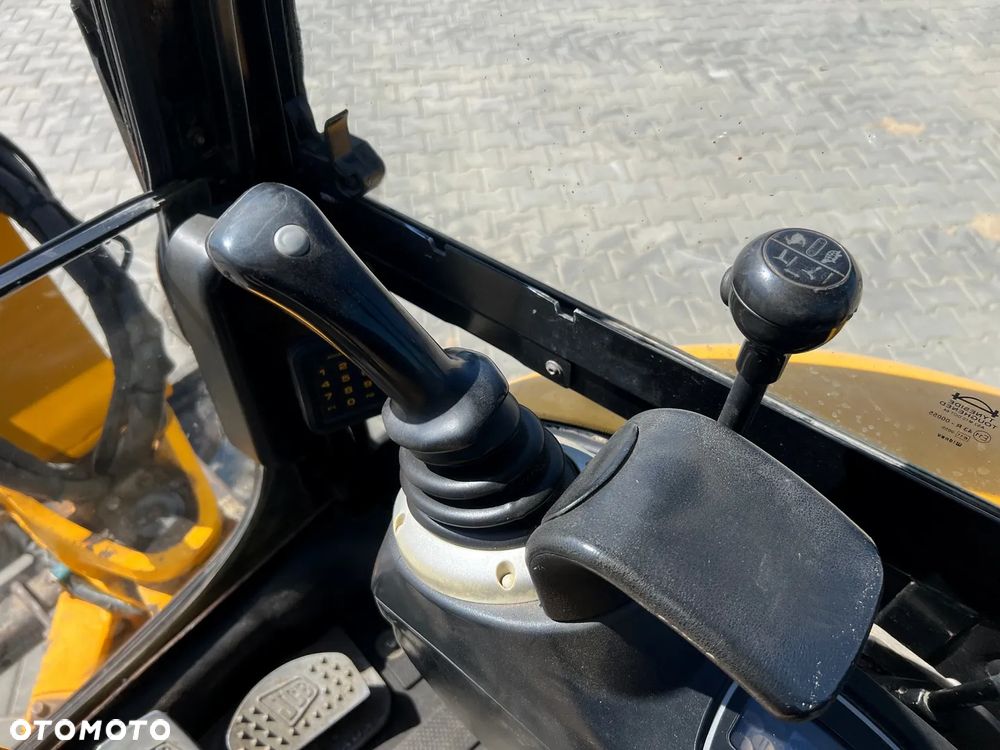 JCB 8026 - 7