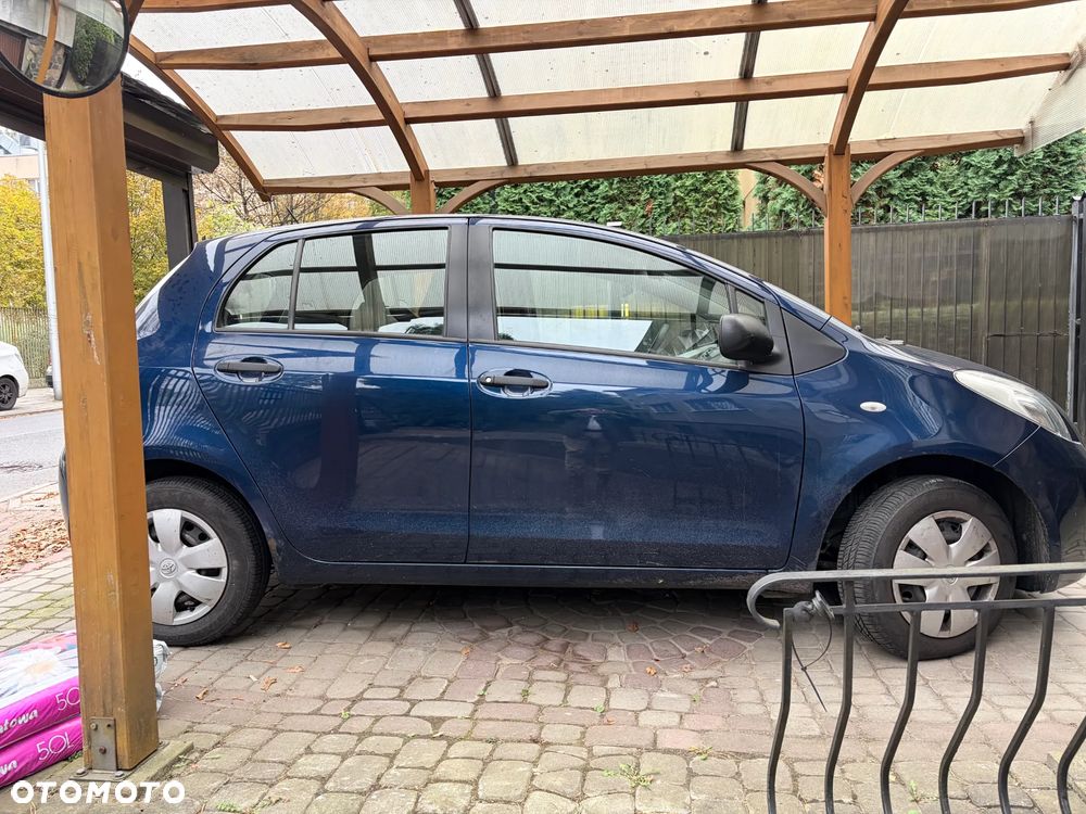 Toyota Yaris 2007 photo 2