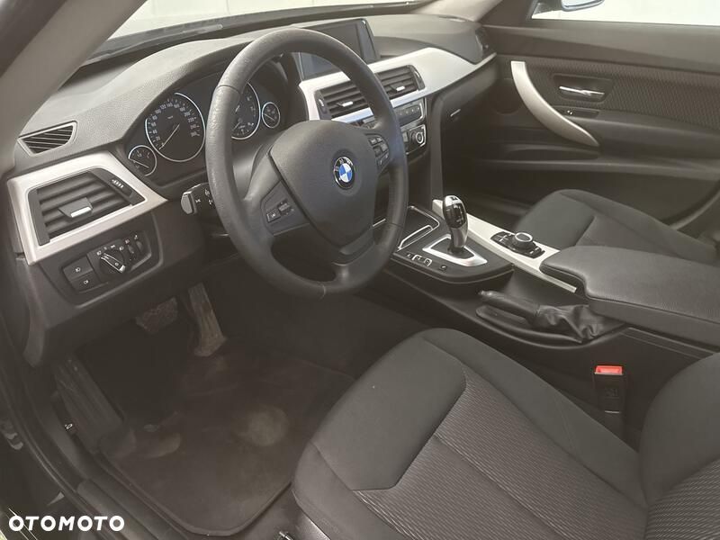 BMW Seria 3 320i GPF - 10