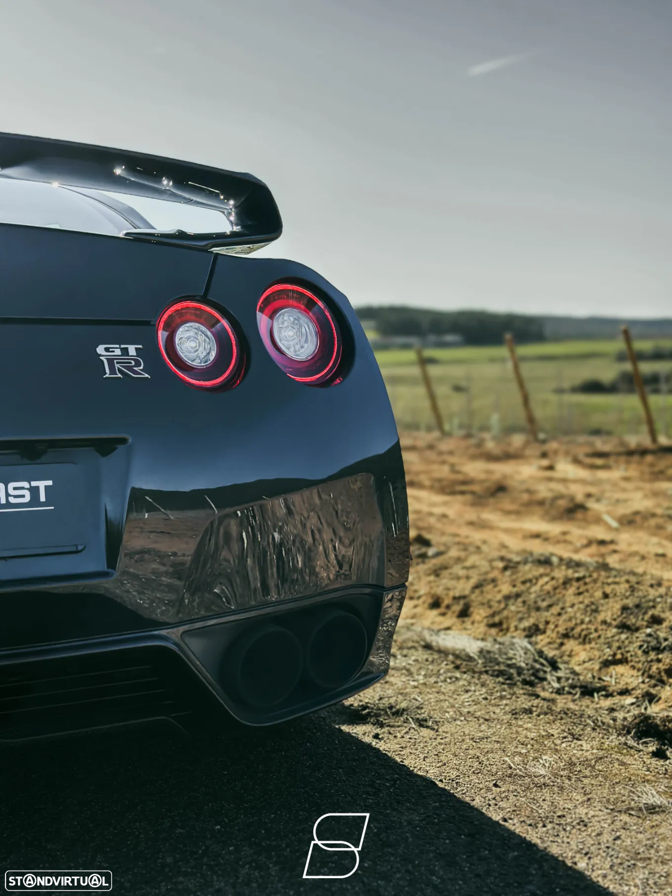 Nissan GT-R Black Edition - 2