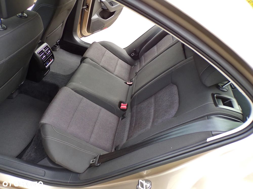 Volkswagen Passat 1.6 TDI (BlueMotion Technology) Comfortline - 27