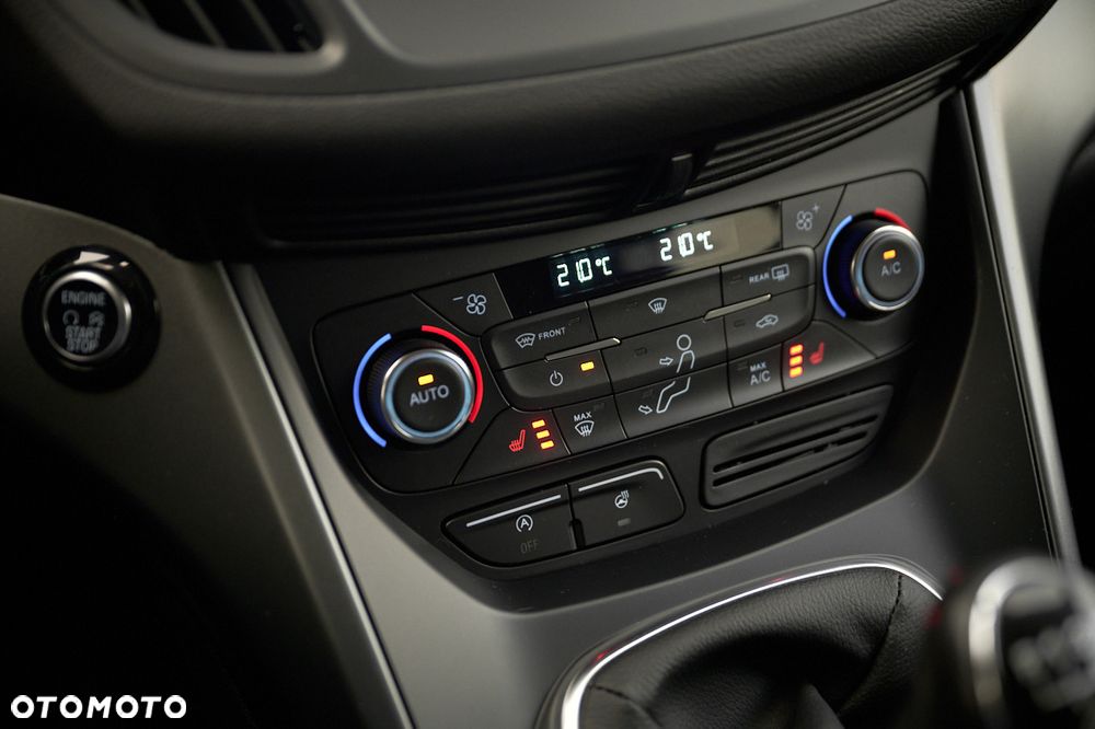 Ford Kuga 1.5 EcoBoost 2x4 Titanium - 34