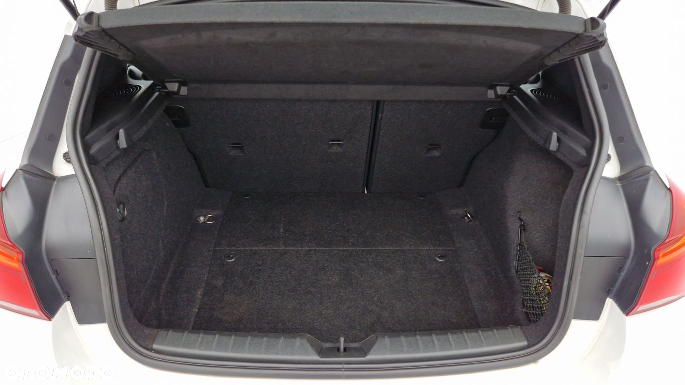 BMW Seria 1 118i - 23