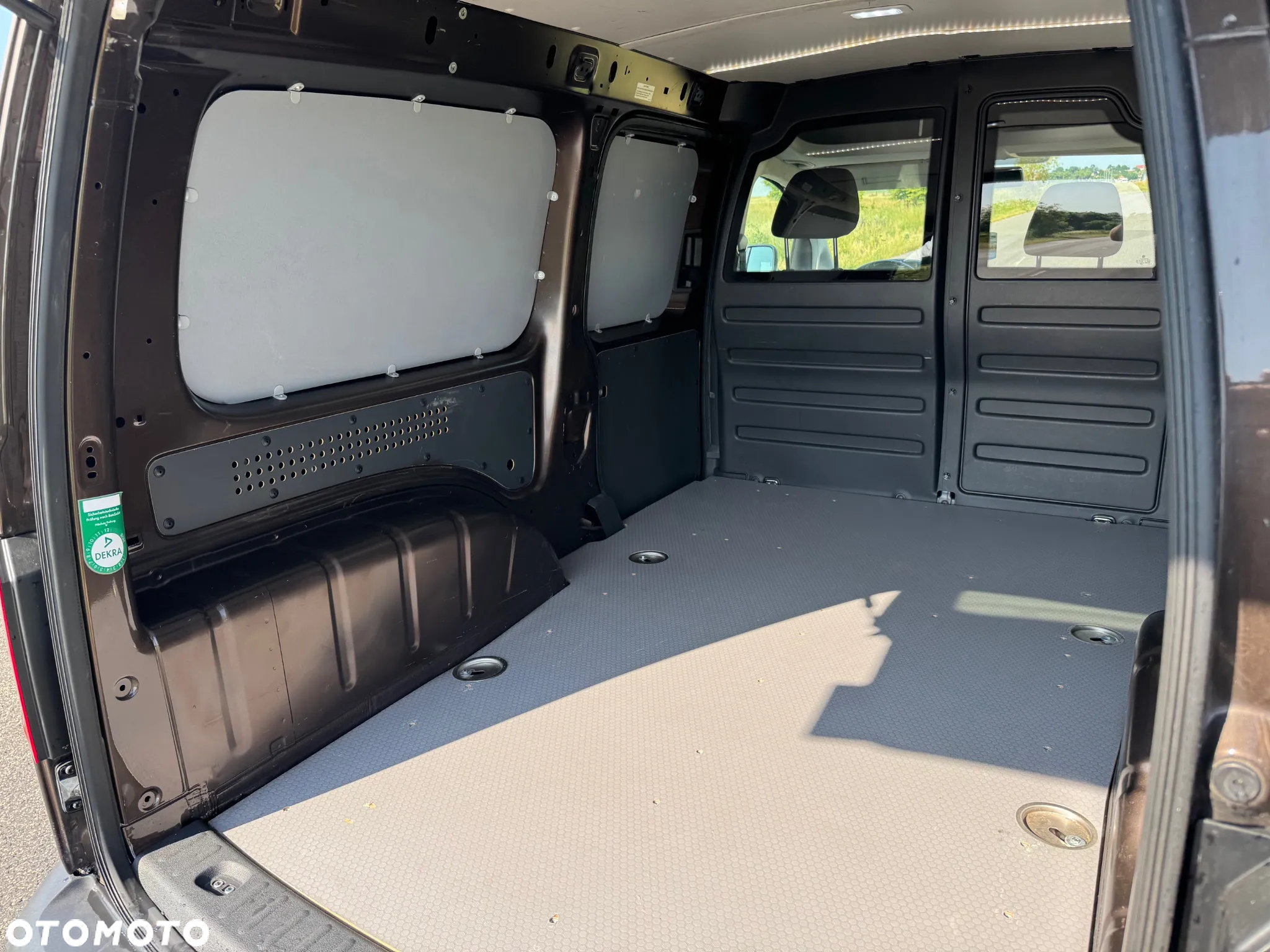 Volkswagen Caddy - 12