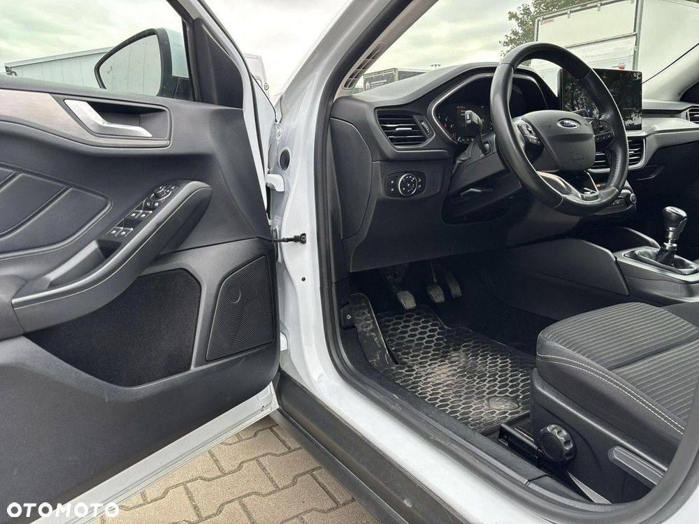 Ford Focus 1.0 EcoBoost Titanium - 10
