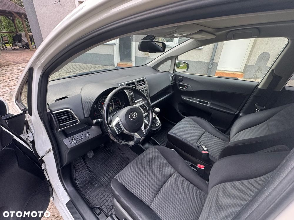 Toyota Verso S 1.4 D-4D Premium - 9