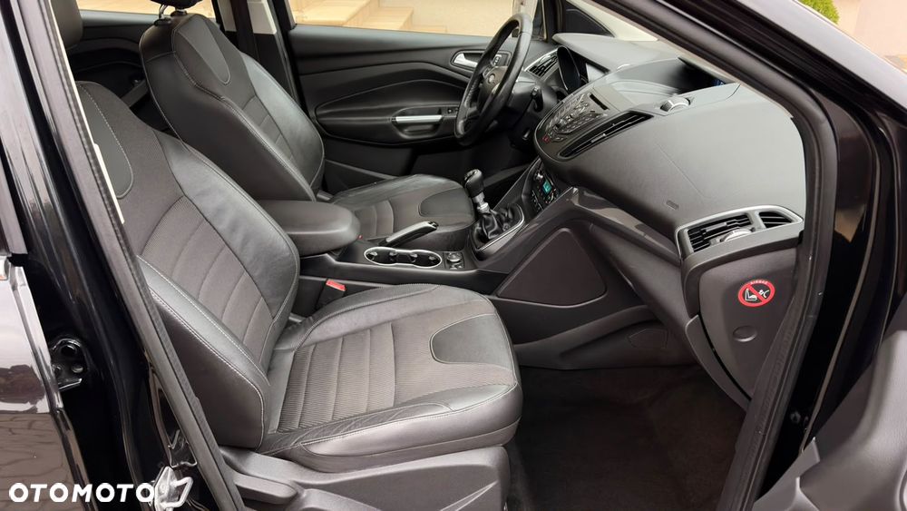 Ford Kuga 2.0 TDCi 4x4 Titanium - 28