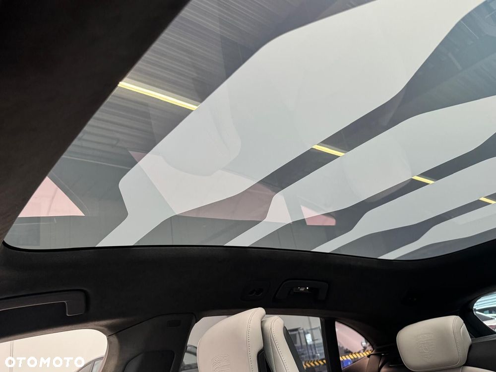 Porsche Taycan 105kWh Performance Plus - 29