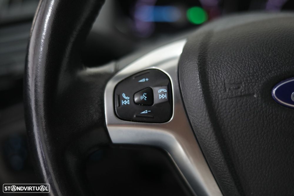 Ford EcoSport 1.0 EcoBoost Titanium - 16