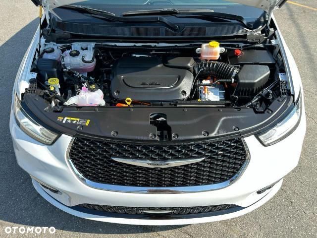 Chrysler Pacifica - 27