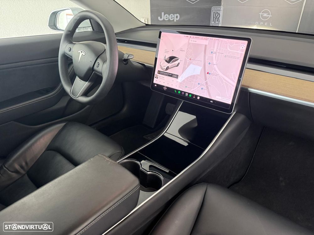 Tesla Model 3 - 10