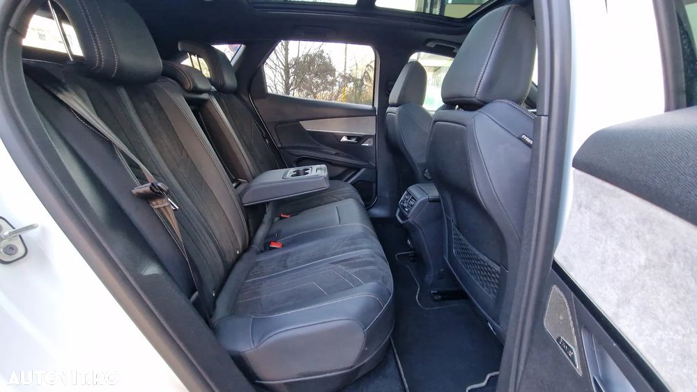 Peugeot 3008 PHEV 300 EAT8 4X4 GT - 26