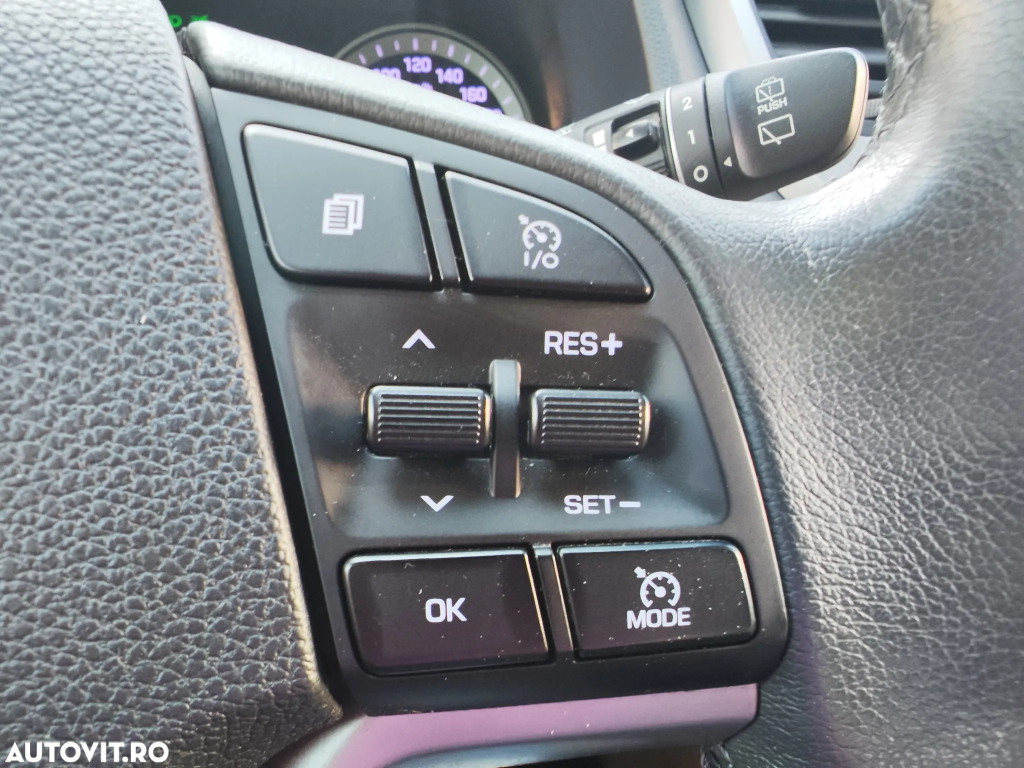 Hyundai Tucson 2.0 CRDI 4WD 8AT Luxury - 23
