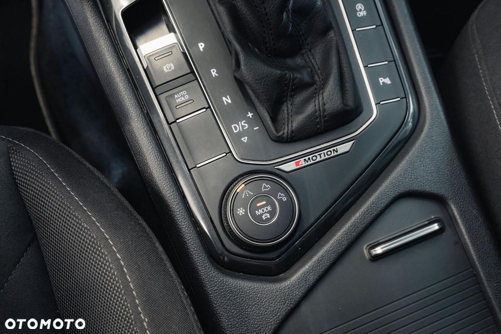 Volkswagen Tiguan - 24