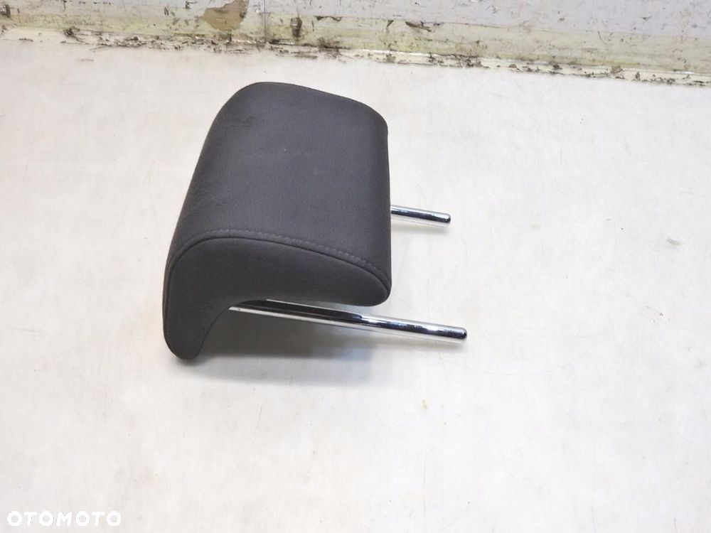 ZAGŁÓWEK ŚRODKOWY TYŁ AUDI A4 B7 - 5