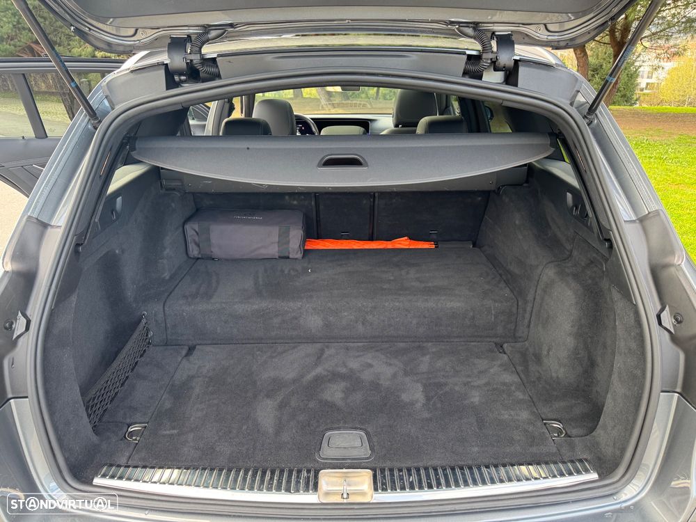 Mercedes-Benz E 300 de AMG Line - 12