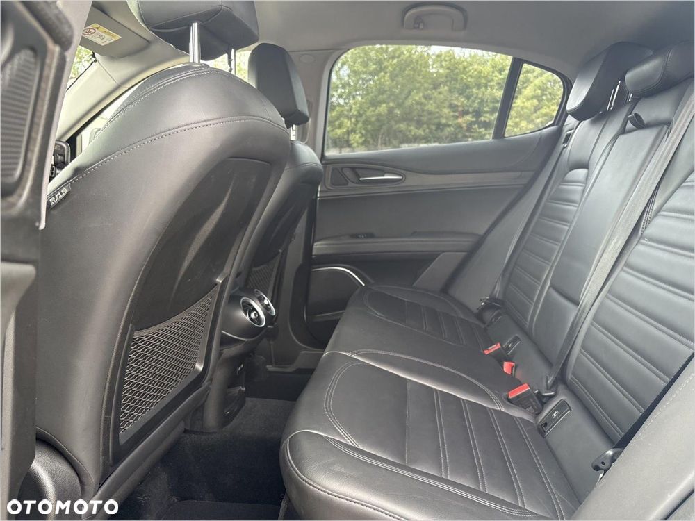 Alfa Romeo Stelvio 2.0 Turbo TI Q4 - 10