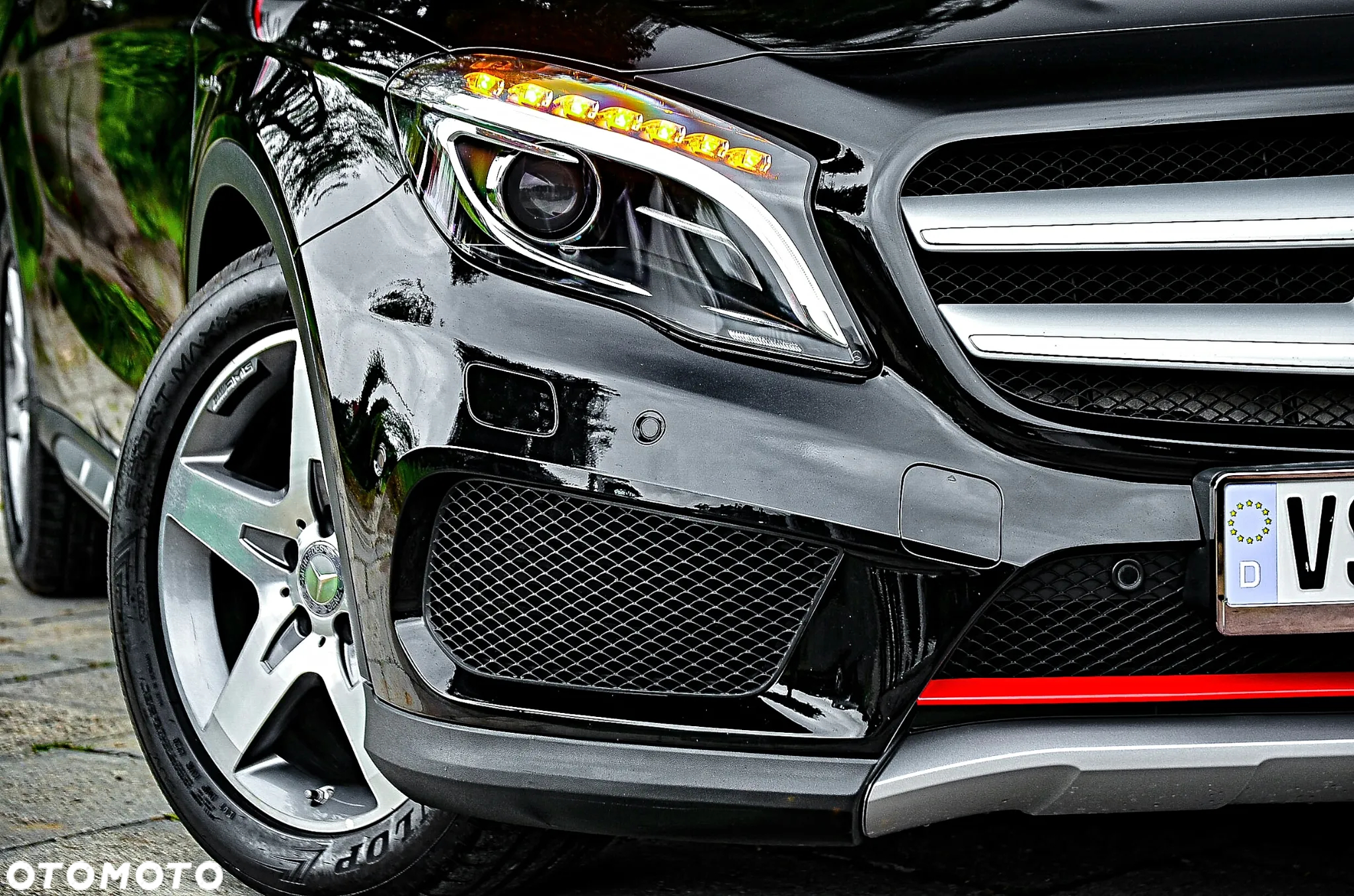 Mercedes-Benz GLA 180 7G-DCT AMG Line - 16