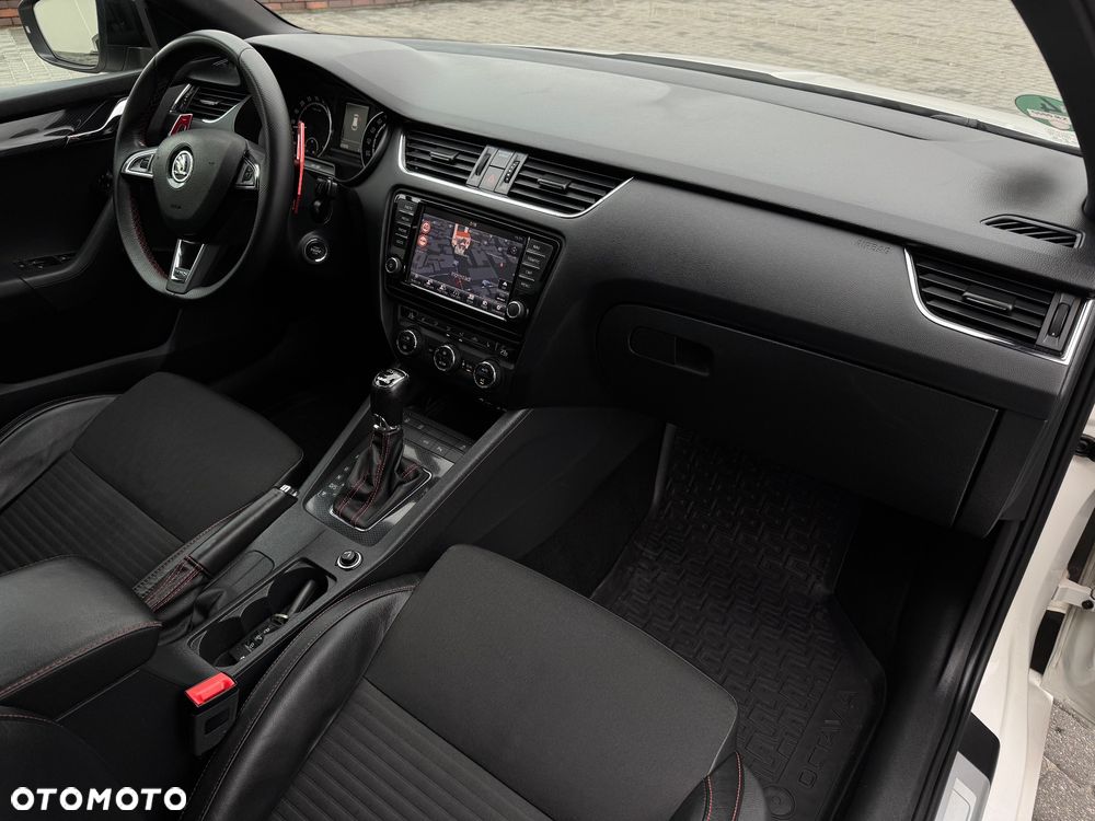 Skoda Octavia Combi 2.0 TDI DSG RS First Edition - 23