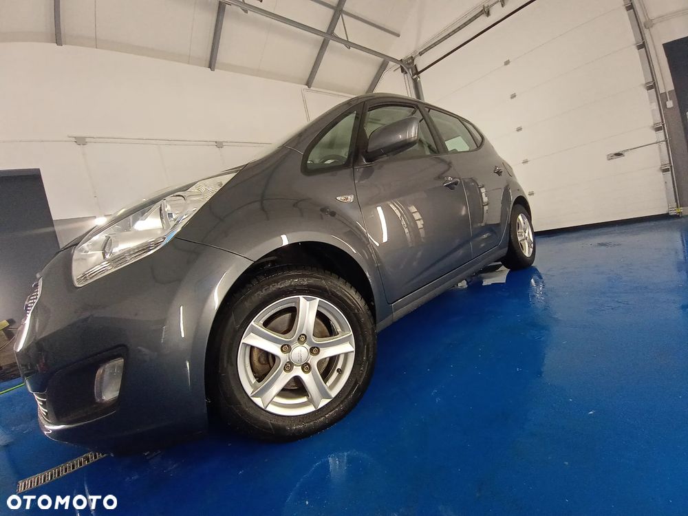 Kia Venga 2012 photo 4