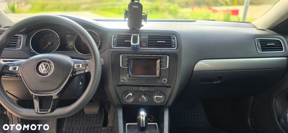 Volkswagen Jetta - 14