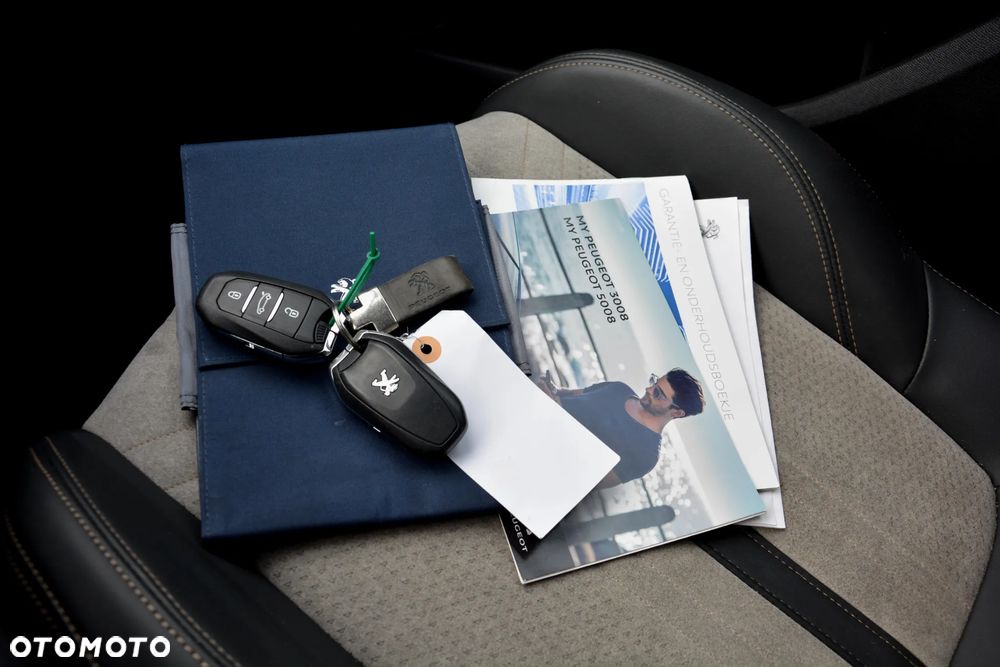 Peugeot 3008 Hybrid4 300 e-EAT8 GT - 30