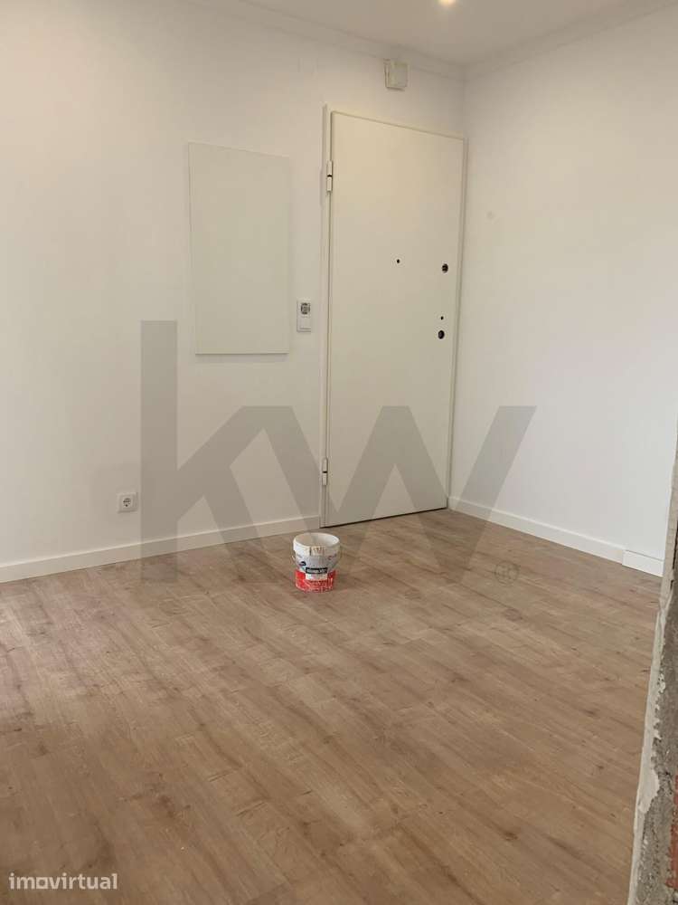 T2 Remodelado c/ arrecadação Odivelas - Grande imagem: 3/6